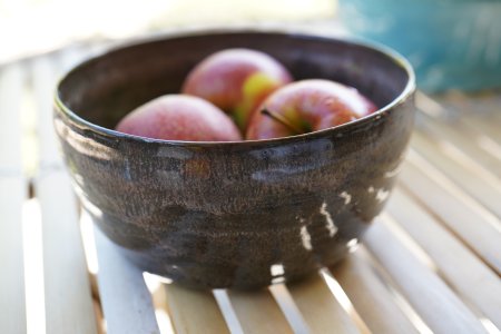 Preview: handgetöpferte braun schimmernde Bowl